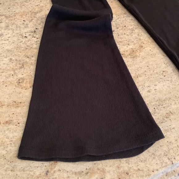 Abercrombie & Fitch Black Long Sleeve Ribbed Top Large Flare - Picture 3 of 6